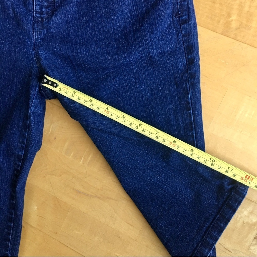 Bandolino Mid Rise Riley Bermuda Jean Shorts, Blue Denim, Size 6 - Picture 15 of 17